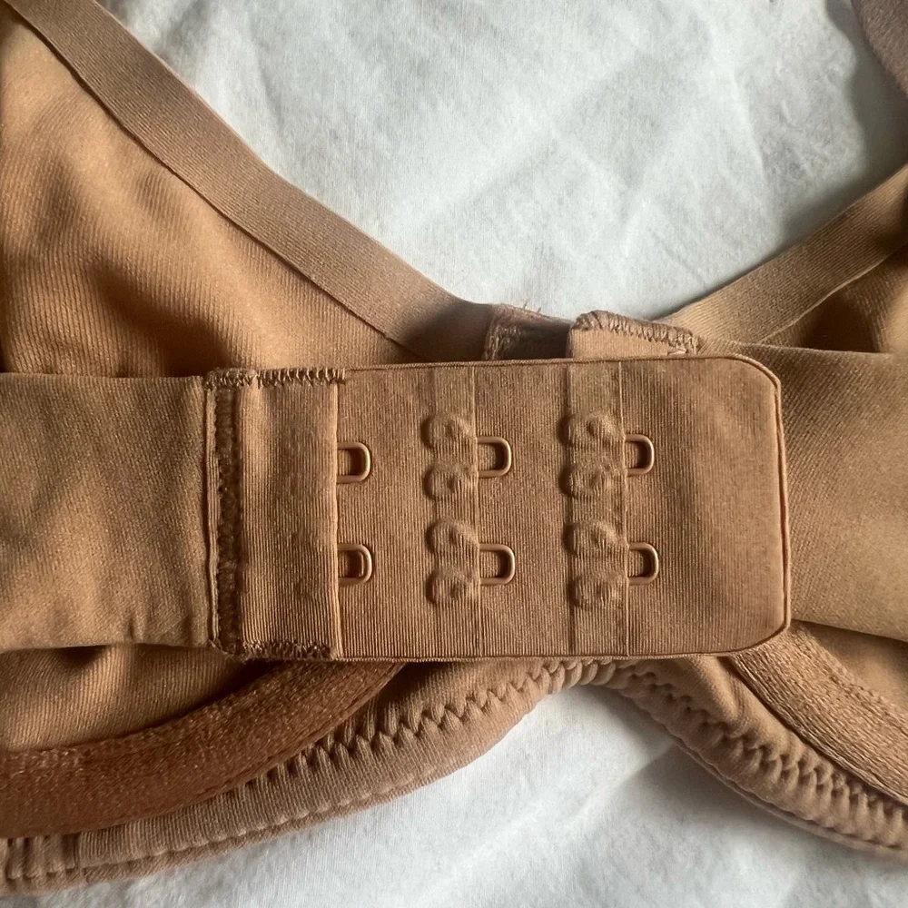 Skims Tan Underwire Bra - Picture 4 of 5